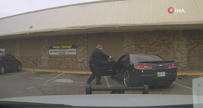 ABD'de polis, kendisine ateş eden siyahi kadını vurdu