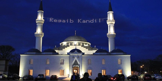 ABD’de Regaip Kandili idrak edildi