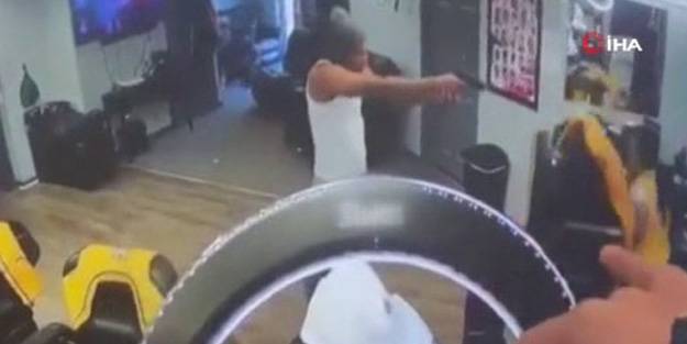 ABD'de saldırgan rastgele ateş açtı! Olay anı anbean kaydedildi