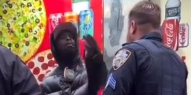 ABD'de siyahi adam, 'Şu kuşa bak' deyip polislerin elinden kaçtı