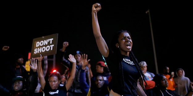 ABD'de siyahiler yine ayakta!