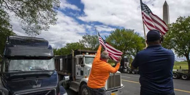 ABD'de tır şoförleri isyan etti