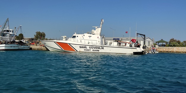 ABD'de Türk botuyla kutlama! Alay konusu oldular