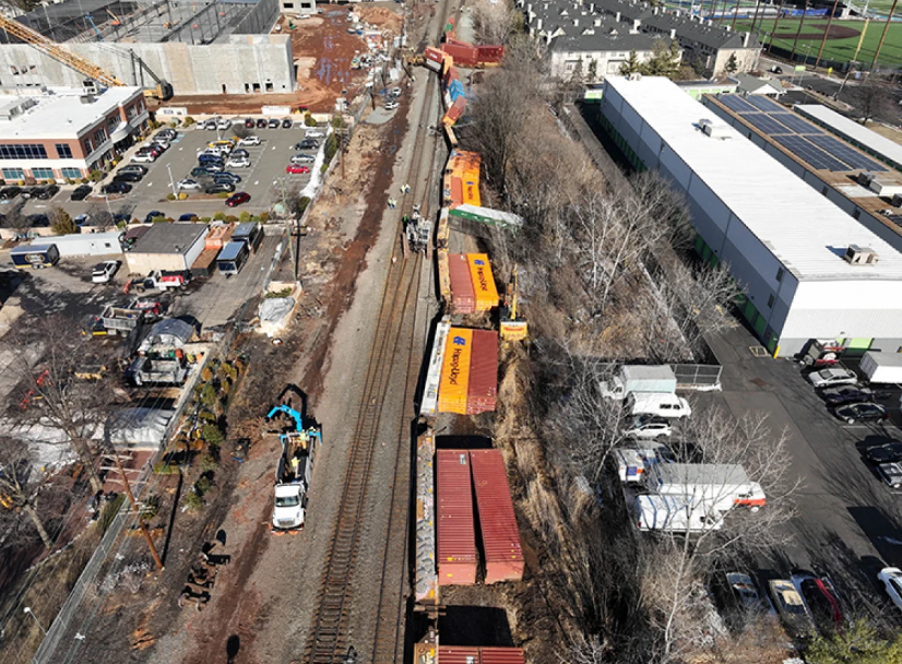 ABD'de yük treni raydan çıktı