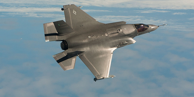 ABD'den F-35 skandalı! Savaş uçaklarını Türkiye'ye karşı o ülkeye konuşlandırmaya gidiyorlar