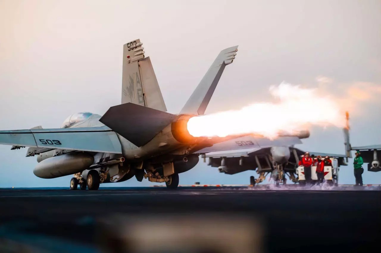 ABD’den yeni hava saldırısı: Ras İsa Limanı havaya uçuruldu