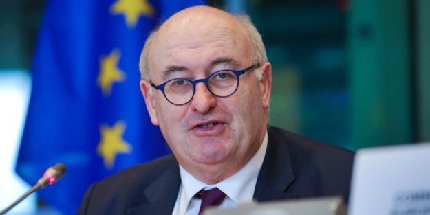 AB'de koronavirüs istifası