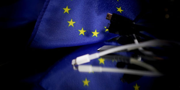 AB'den Apple'ı köşeye sıkıştıracak bir adım daha