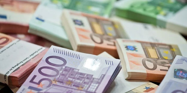 AB'den Rusya Merkez Bankası'na ağır darbe