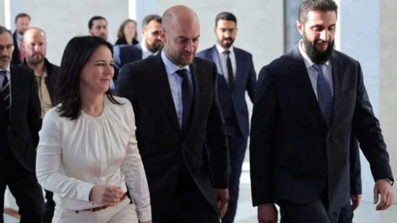 AB'den Suriye'ye yönelik yaptırımları kaldırma adımı: Suriye'de dönüşüm