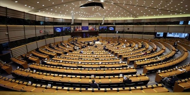 AB'den yeni benzinli ve dizel otomobillerle ilgili hamle: O tarihten itibaren...