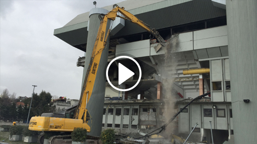 Abdi İpekçi Spor Salonu’nun yıkımına başlandı