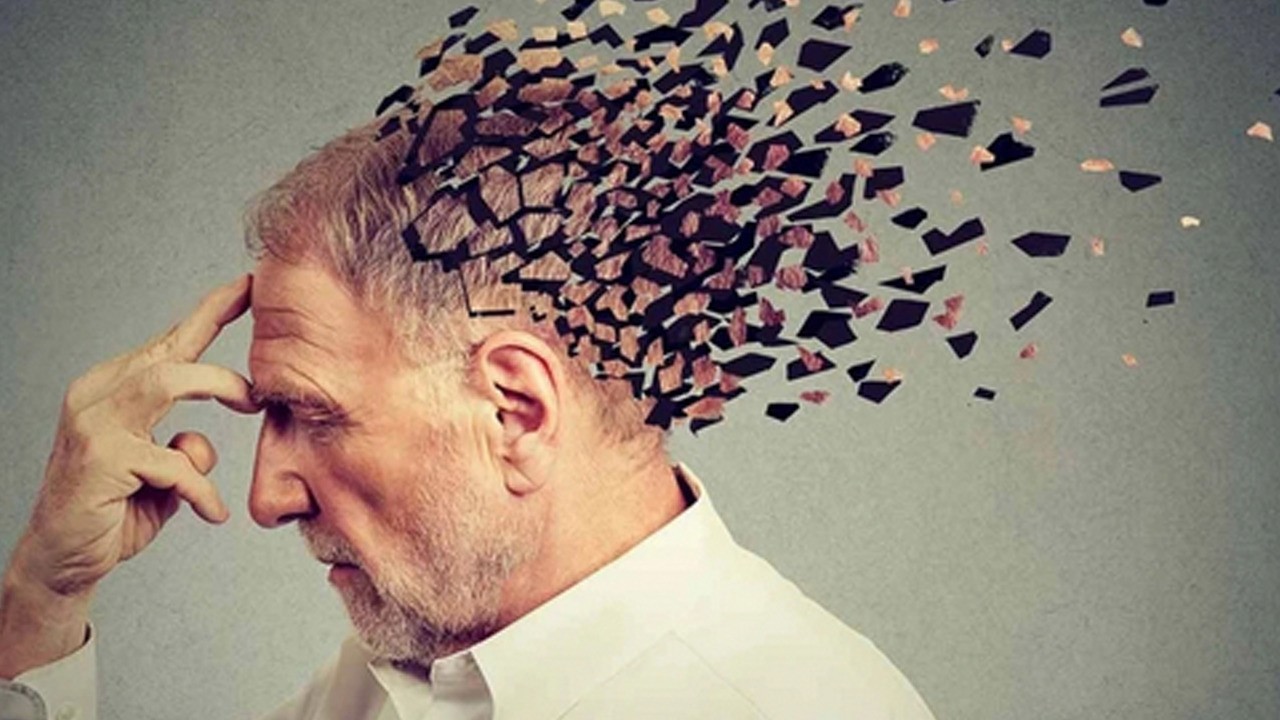 ABD'li bilim insanları: Alzheimer'ın asıl nedeni ağzınızın içinde olabilir! Çoğu kişi bilmiyor