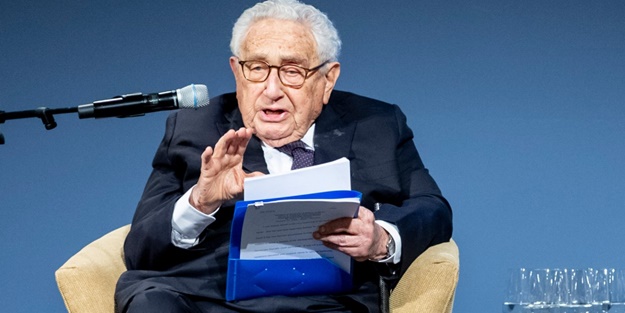 ABD'li diplomat böyle isyan etti: Dünyayı savaşın eşiğine getirdiler