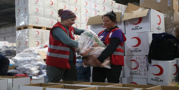 ABD’li gönüllüler Türkiye'deki afetzedelerin yaralarını sarmak için geldi: Depremlerin olduğu Kahramanmaraş’ta