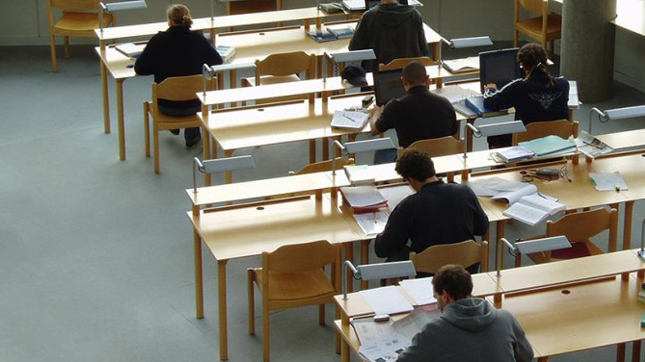 ABD'li öğrenciler borç batağında!