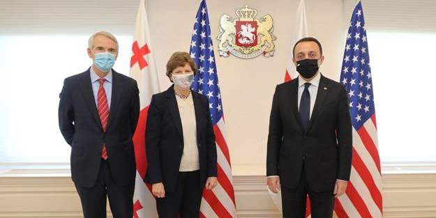 ABD'li senatörlerden Rusya'ya tepki