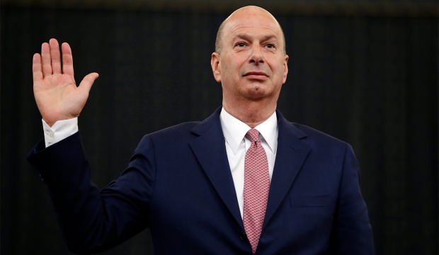 ABD'nin AB Büyükelçisi Sondland görevden alındı