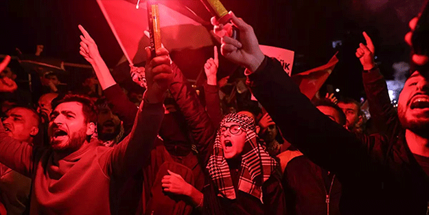 ABD'nin BM Daimi Temsilciliği önünde İsrail'in Gazze'ye saldırıları ve ABD desteği protesto edildi