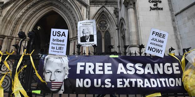 ABD'nin casuslukla suçladığı WikiLeaks’in kurucusuna sığınma teklifi!