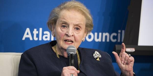 ABD'nin ilk kadın Dışişleri Bakanı öldü