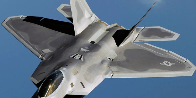 ABD’nin kimseye satmadığı savaş uçağı F-22 Raptor’dan yeni gelişme! F-22 5. nesil olacak…