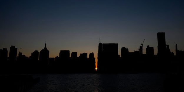 ABD'nin New York şehri karanlığa gömüldü