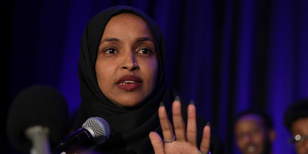 ABD'nin 'örnek gösterilen' ifade özgürlüğü! Eleştiri yapan Müslüman vekil ihraç edildi