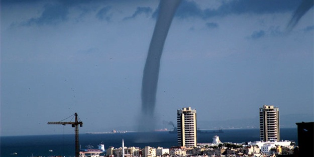 ABD'nin üç eyaletini hortum vurdu: Ölü ve yaralılar var