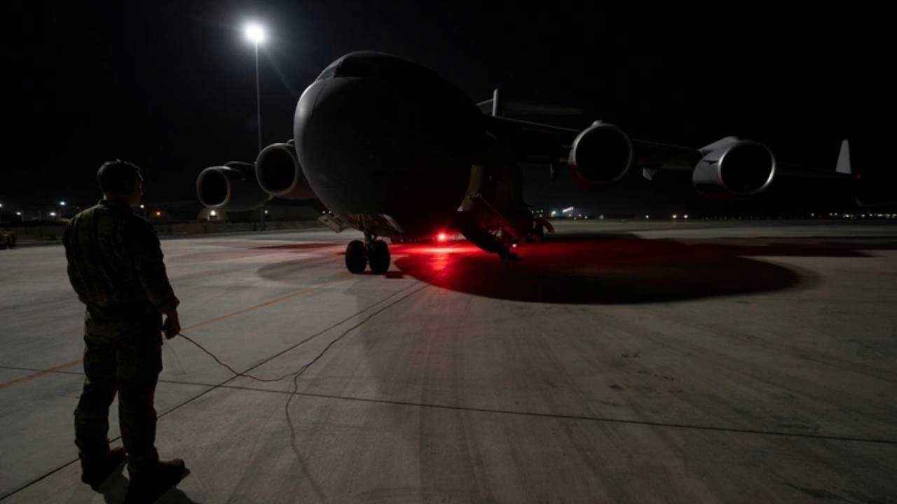 ABD'nin yancısı resmen açıkladı! İngiliz üslerini kullanma izni verdi
