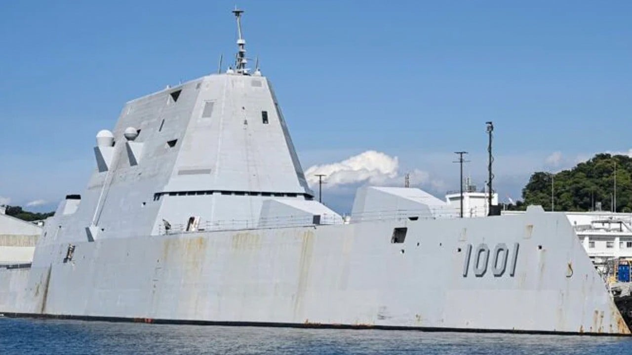 ABD'nin Zumwalt sınıfı muhribin yıpranmış görüntüsü: Sosyal medya tepki gösterdi