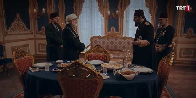 Abdulhamid Han ile Gümüşhanevî Hazretleri sahnesi izleyenleri mest etti!