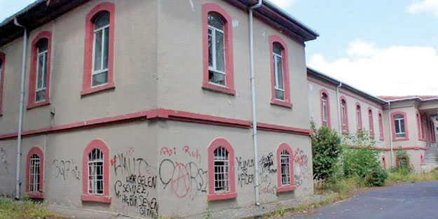 Abdülhamid Han’ın hastanesi ilgi bekliyor