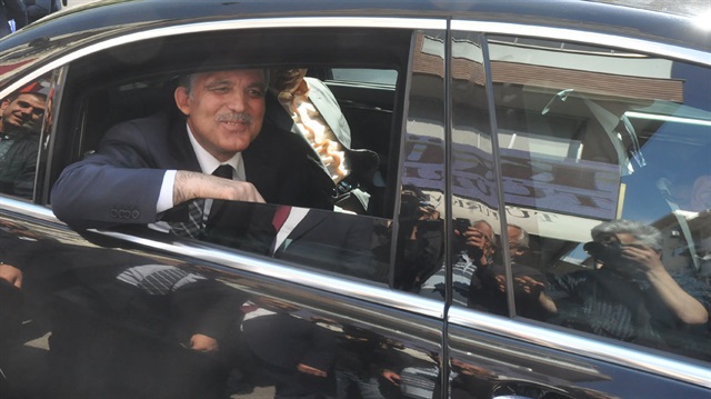 Abdullah Gül ‘kurultay’ sorusuna sessiz kaldı