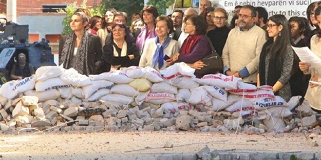 Abdullah Gül Üniversitesi, istifasını istedi