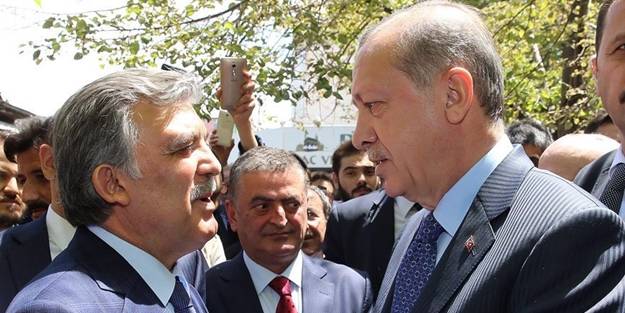 Abdullah Gül'den Cumhurbaşkanı Erdoğan'a 'Geçmiş olsun' telefonu
