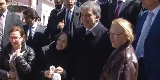 Abdullah Gül'e 'paskalya' hediyesi