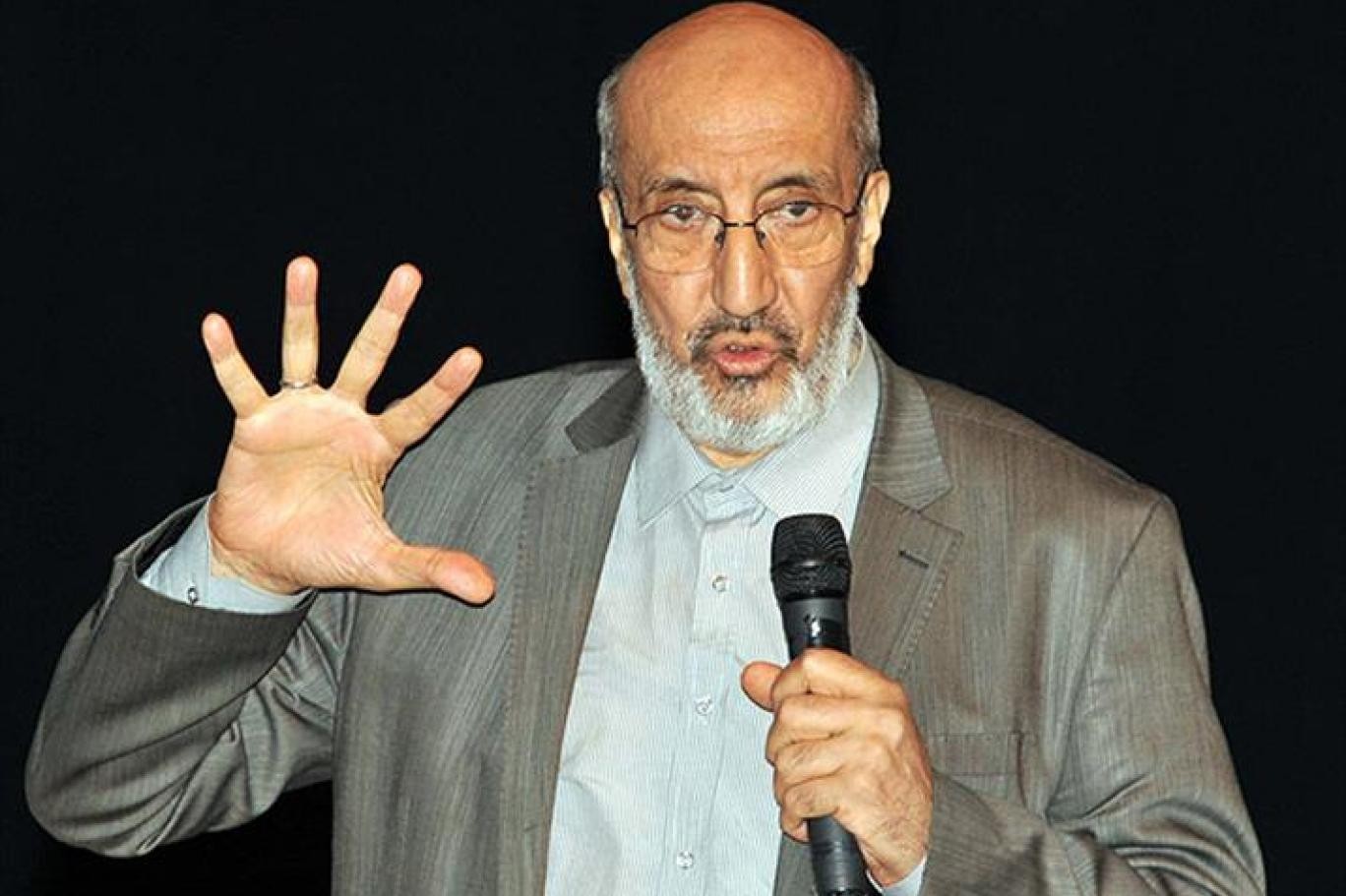 Abdurrahman Dilipak’tan şaşırtan iddia! “Birileri boş durmuyor anlaşılan” diyerek tüm Türkiye’ye böyle duyurdu