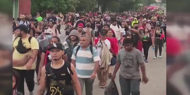 ABD’ye 3 bin kişilik yeni göçmen kafilesi yola çıktı