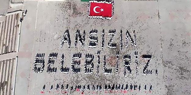 Amerika'ya Fransa'ya ve terör örgütlerine öğrencilerden mesaj!