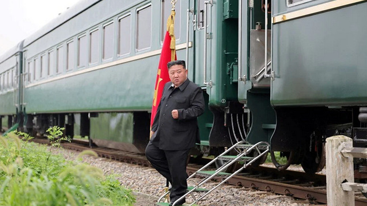ABD'ye karşı 3'lü ittifaka katılan Kim, Pekin’e özel zırhlı trenle gitti