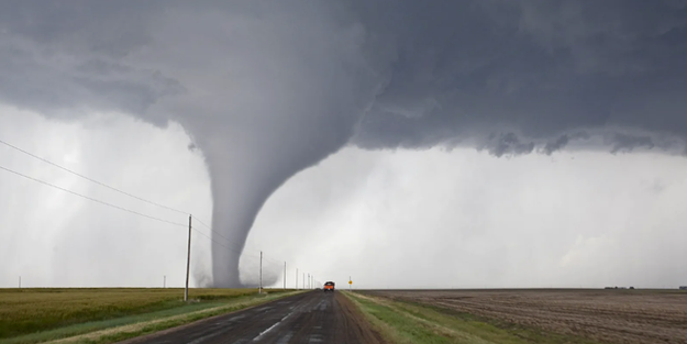 ABD'yi hortum vurdu: 15 ölü