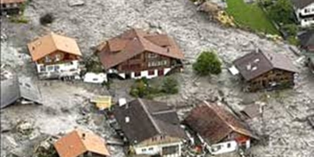 ABD'yi sel vurdu, onlarca ölü var