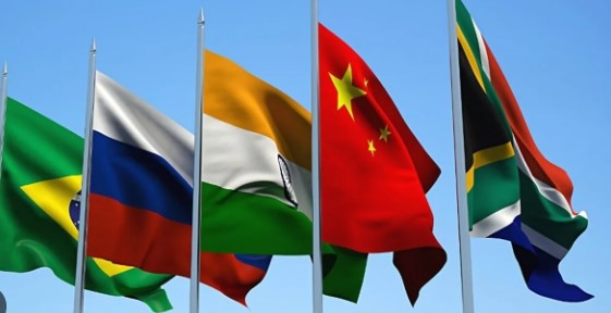 BRICS Ülkeleri'nden doları bitirecek hamle! ABD'nin tahtı sallanıyor!