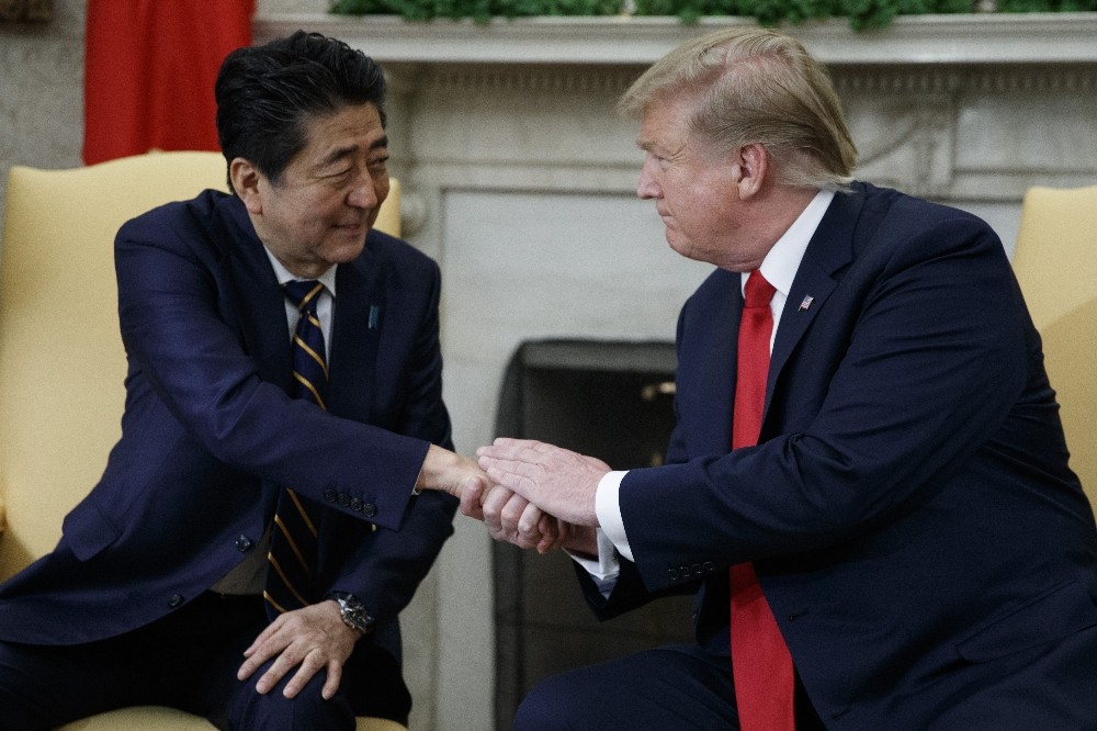 Abe ve Trump telefonda görüştü 