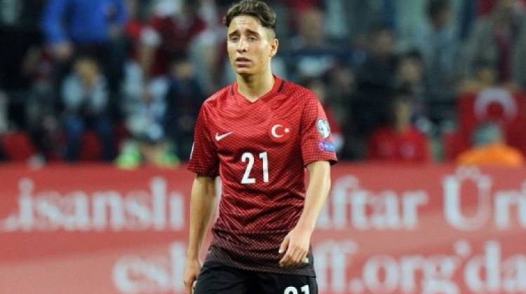 Abileri bağırdı, Emre sevince katılmadı