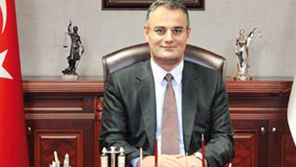 'Abi'lerin B'siydi! Gözaltına alındı...