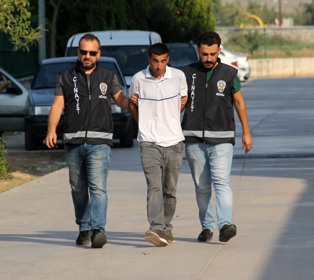 Ablasını 25 yerinden bıçakladı, kaçarken ambulansı aradı 