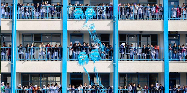 Abluka altındaki Gazze'de 625 bin öğrenci okula başladı