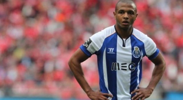 Aboubakar'dan sonra bir Portolu daha